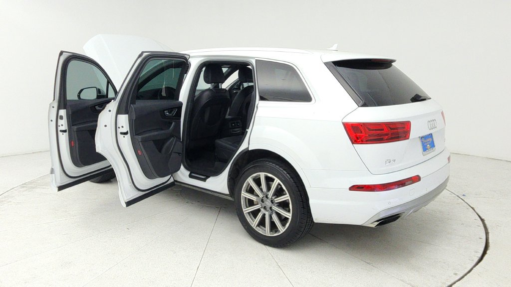 Used 2018 Audi Q7 3.0T Premium Plus w/ Premium Plus Package AWD/4WD image 11