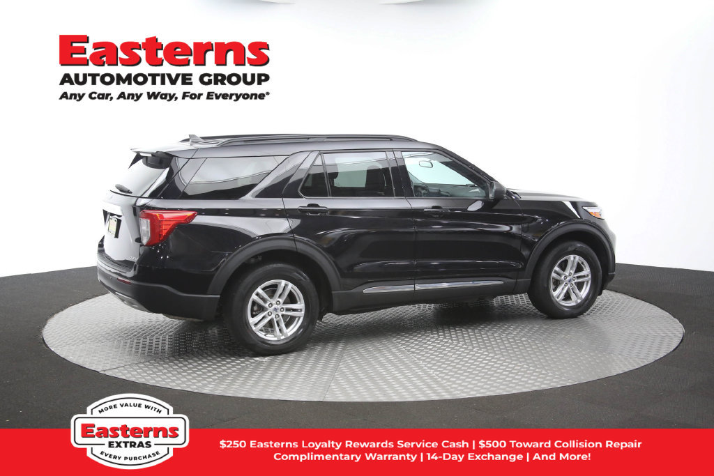 Used 2023 Ford Explorer XLT w/ Equipment Group 202A AWD/4WD image 45