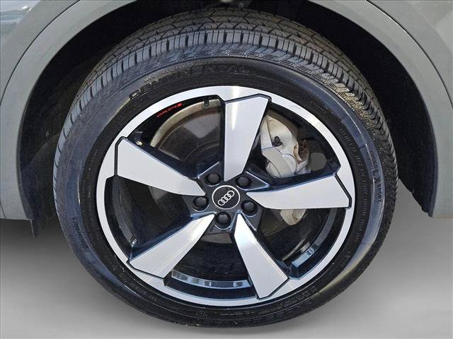 Used 2023 Audi Q5 2.0T Premium Plus w/ Premium Plus Package AWD/4WD image 22