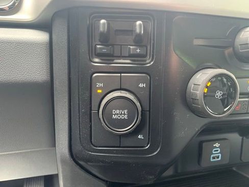 New 2025 Ford F250 XLT w/ Black Appearance Package image 18