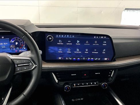 Used 2025 Chevrolet Suburban High Country image 7