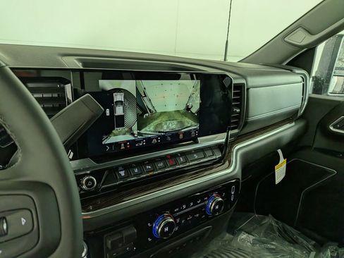 New 2026 GMC Sierra 2500 SLE w/ SLE Value Package; image 21