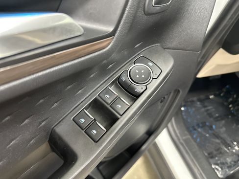 Used 2020 Ford Escape Titanium image 15