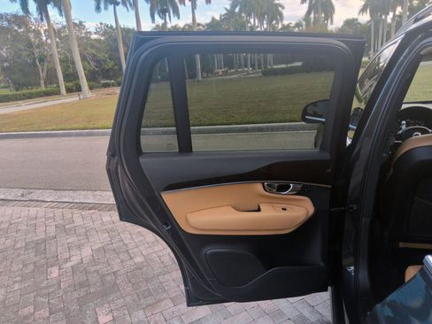 Used 2016 Volvo XC90 T6 Momentum image 29