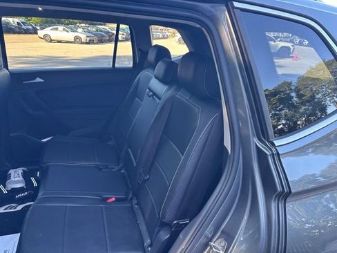 Used 2021 Volkswagen Tiguan SEL AWD/4WD image 12