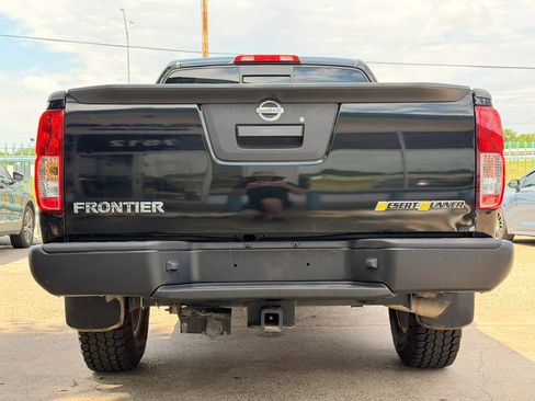 Used 2017 Nissan Frontier SV RWD image 4