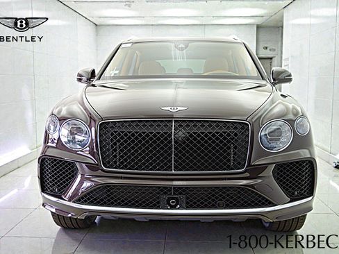 Used 2024 Bentley Bentayga image 18