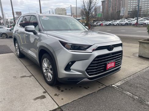 Used 2024 Toyota Grand Highlander Platinum image 38