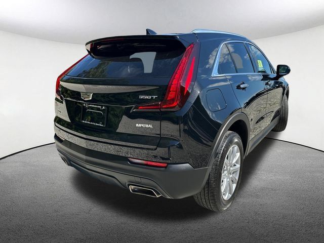 Used 2023 Cadillac XT4 Luxury w/ Cold Weather Package AWD/4WD image 17
