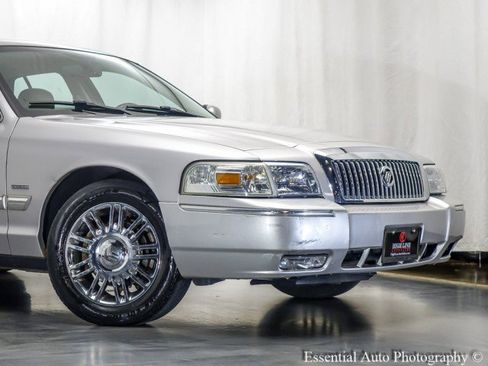 Used 2010 Mercury Grand Marquis LS image 2