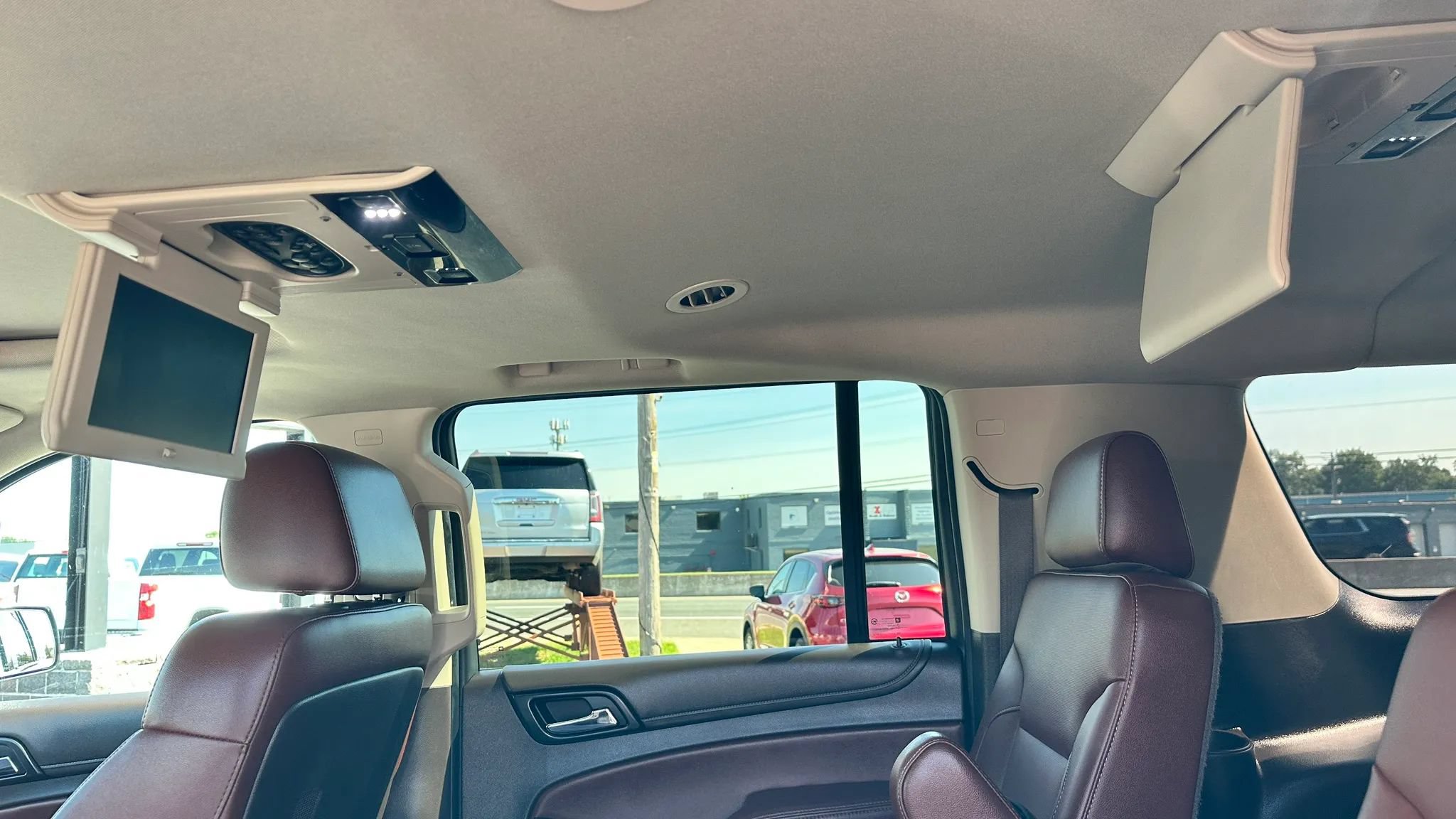 Used 2016 Chevrolet Suburban LTZ AWD/4WD image 16