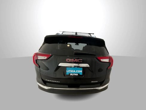 Used 2022 GMC Terrain SLT w/ LPO, Floor Liner Package AWD/4WD image 7
