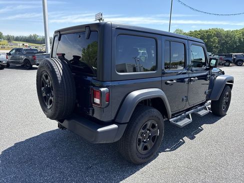 Used 2025 Jeep Wrangler Unlimited Sport AWD/4WD image 7