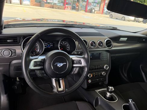 Used 2019 Ford Mustang GT RWD image 13
