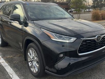 Used 2023 Toyota Highlander Limited