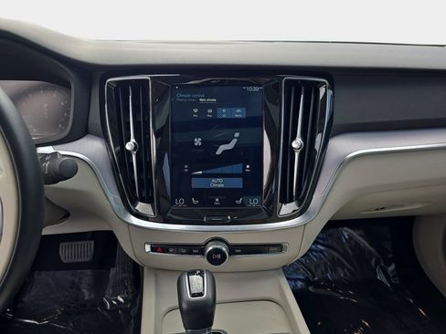 Used 2020 Volvo S60 T5 Momentum FWD image 27
