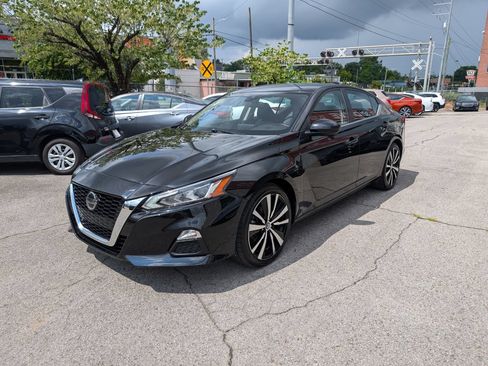 Used 2022 Nissan Altima 2.5 SR FWD image 1