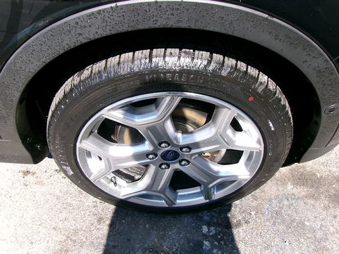 Used 2019 Ford Escape Titanium image 7