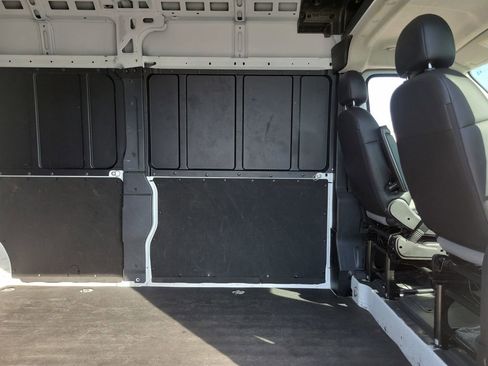 Used 2023 RAM ProMaster 2500 FWD image 9