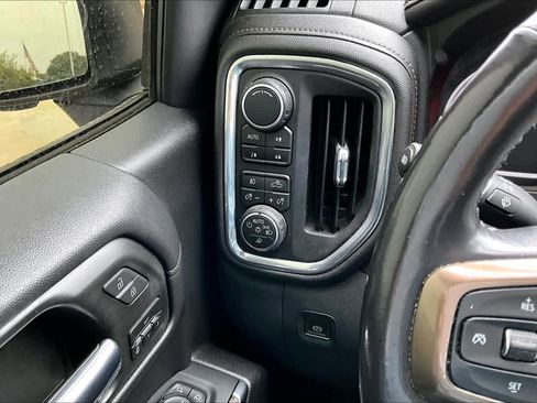 Used 2019 Chevrolet Silverado 1500 High Country w/ Technology Package AWD/4WD image 33