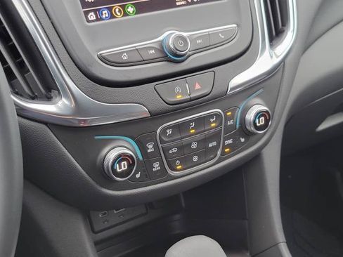 Used 2024 Chevrolet Equinox LT w/ LPO, Floor Liner Package FWD image 17
