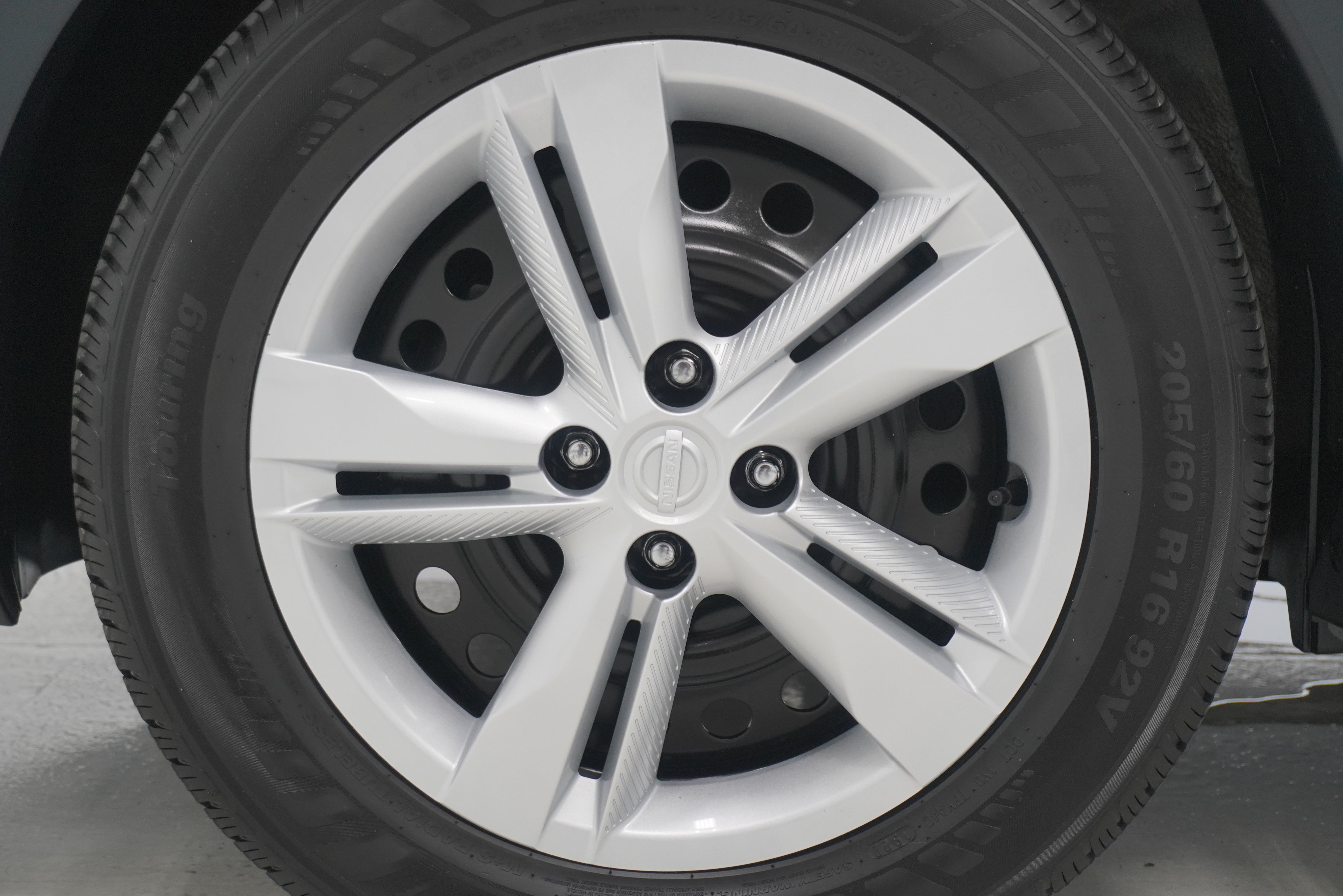 Used 2020 Nissan Kicks S FWD image 23