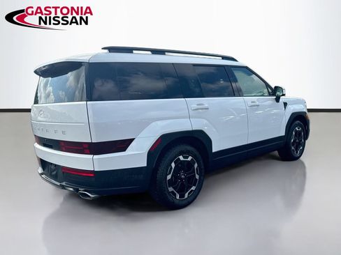 Used 2025 Hyundai Santa Fe SEL FWD image 9