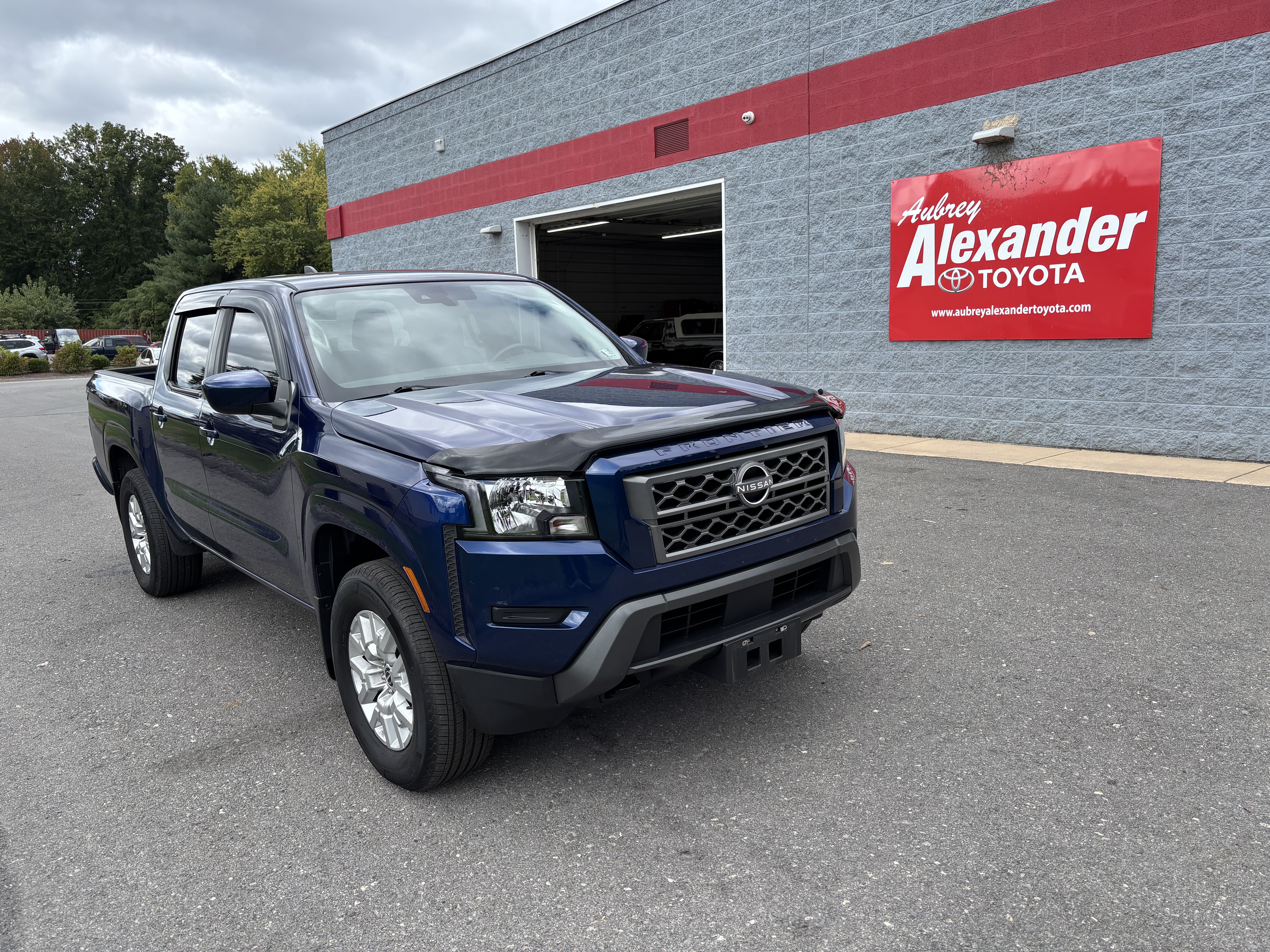 Used 2023 Nissan Frontier SV w/ Tow Package AWD/4WD image 1