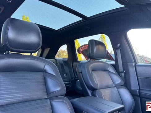 Used 2025 Lincoln Nautilus Reserve w/ Equipment Group 203A image 19