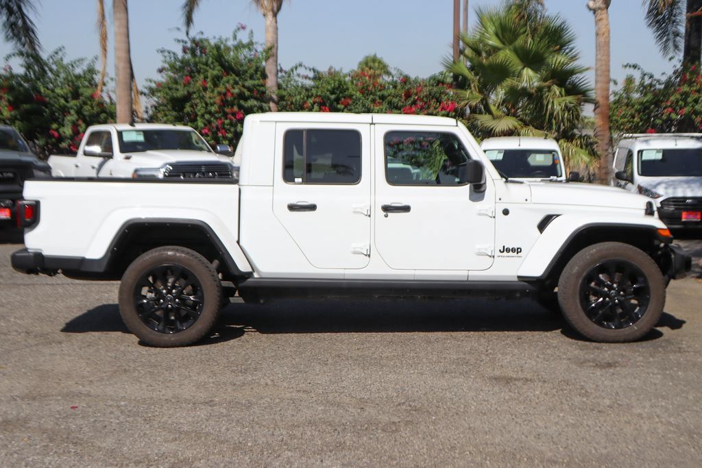 Used 2025 Jeep Gladiator Sport AWD/4WD image 10