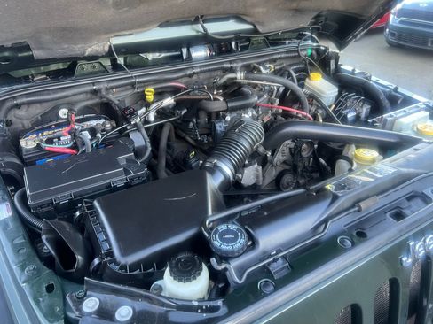 Used 2011 Jeep Wrangler Rubicon w/ PWR Convenience Group image 14