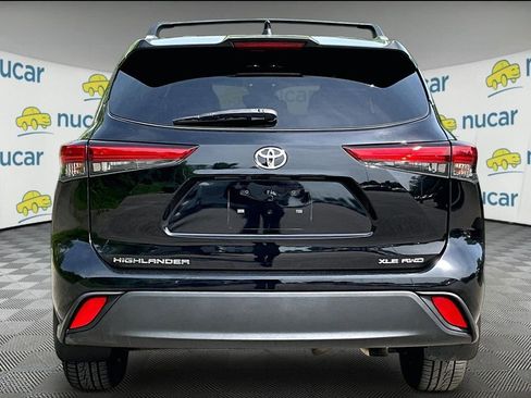 Used 2023 Toyota Highlander XLE AWD/4WD image 5