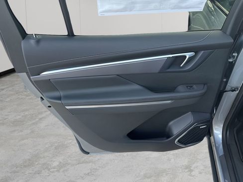 New 2026 Buick Enclave Sport Touring w/ LPO, Floor Liner Package image 17