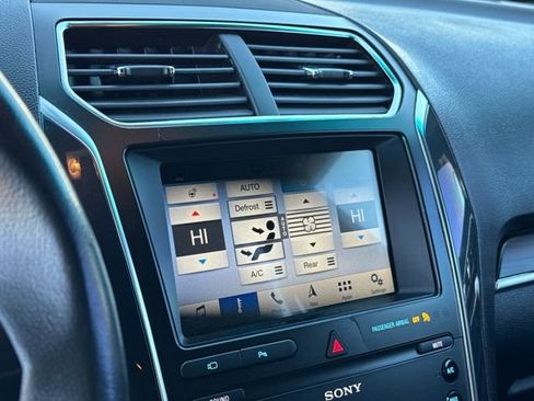 Used 2019 Ford Explorer Limited image 21