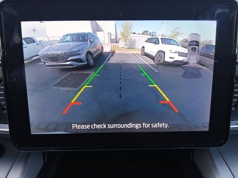 Used 2024 Ford Explorer XLT w/ Equipment Group 202A AWD/4WD image 9