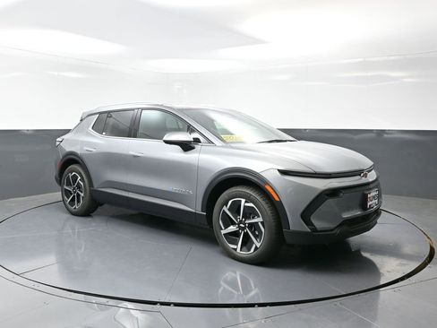 New 2026 Chevrolet Equinox EV LT image 3