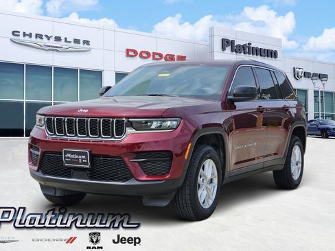 Used 2025 Jeep Grand Cherokee Laredo X w/ Luxury Tech Group I image 2