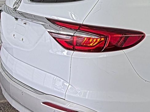 Used 2020 Buick Enclave Essence FWD image 7