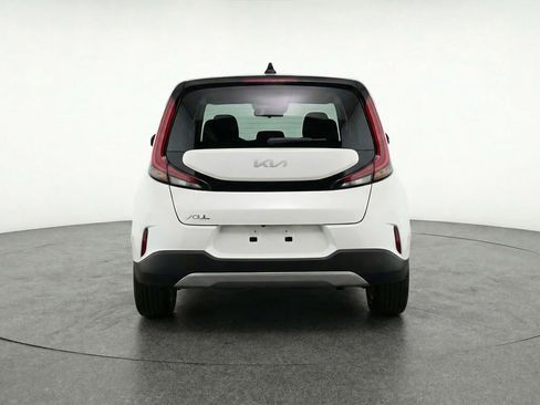 Used 2025 Kia Soul LX w/ LX Technology Package FWD image 7