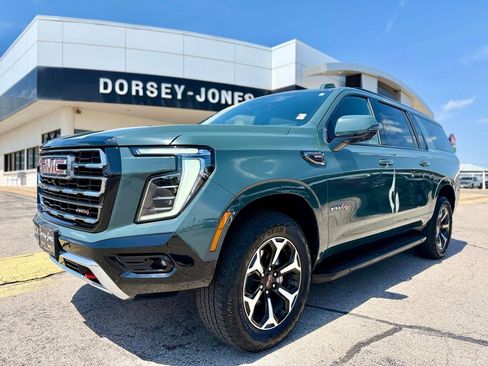 Used 2025 GMC Yukon XL AT4 image 1