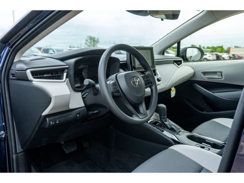 Used 2026 Toyota Corolla LE FWD image 11