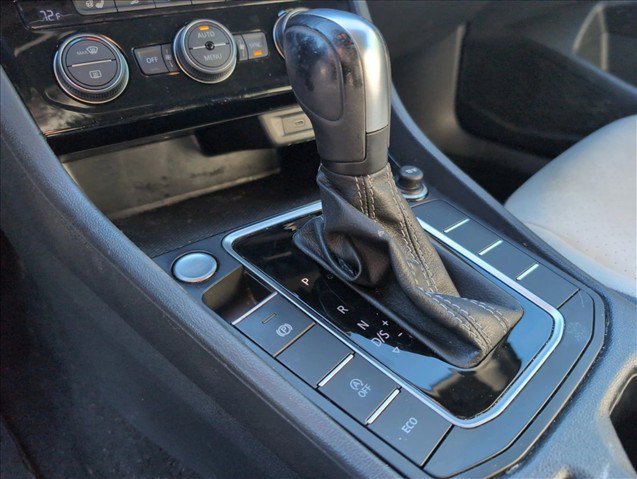 Used 2020 Volkswagen Jetta R-Line w/ R-Line Cold Weather Package FWD image 18