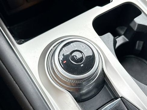 Used 2020 Ford Explorer XLT image 17