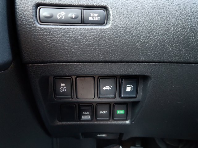 Used 2018 Nissan Rogue SV AWD/4WD image 37