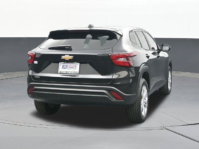 Used 2024 Chevrolet Trax LS FWD image 12