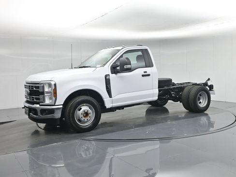 New 2026 Ford F350 XL w/ XL Chrome Package RWD image 19