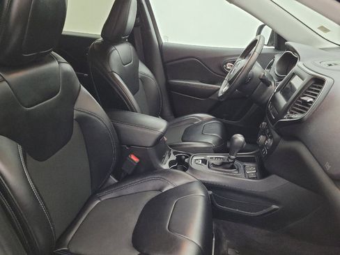 Used 2019 Jeep Cherokee Latitude Plus FWD image 21