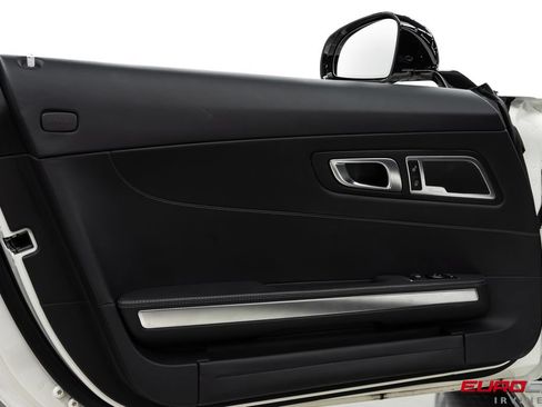 Used 2021 Mercedes-Benz AMG GT Roadster image 25