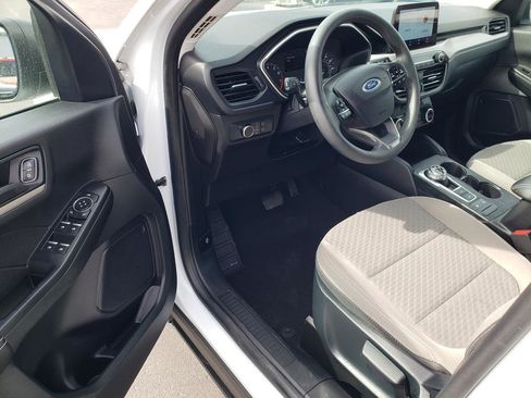 Used 2022 Ford Escape SE image 9