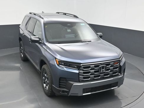 New 2026 Honda Pilot TrailSport image 3